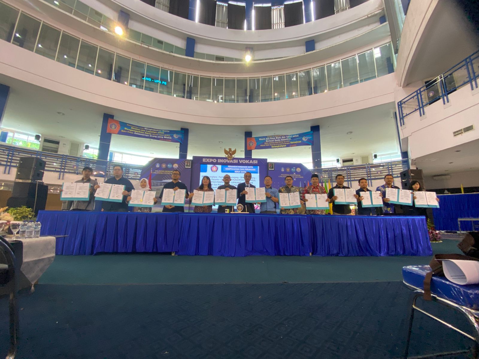 Penandatanganan Kerjasama dengan Mitra Industri JTI dalam Hal Pendidikan, Pengabdian dan Penelitian di Acara Expo Inovasi Vokasi (INOVAKS)