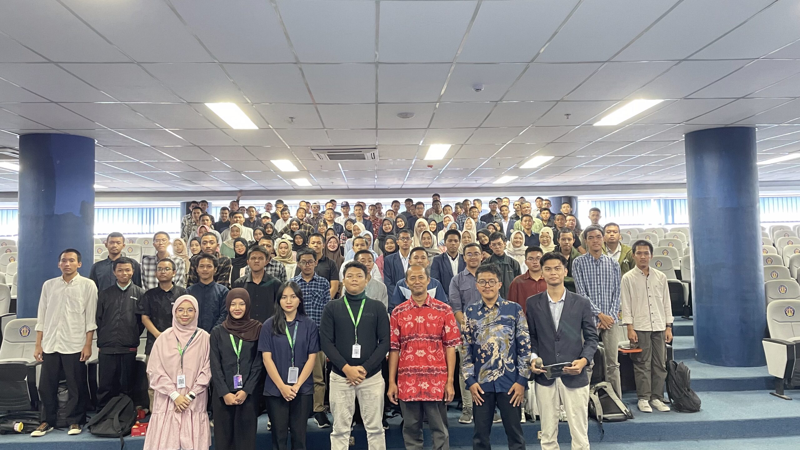 Kuliah Tamu JTI Polinema x DOT Indonesia: Introduction to Software Engineer Hadirkan Antusias Mahasiswa Baru Angkatan 2025