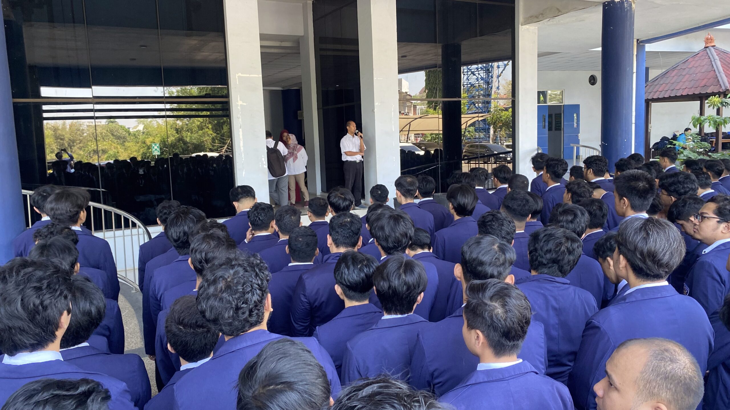 Kegiatan Seremonial Yudisium Mahasiswa Jurusan Teknologi Informasi Tahap 3 dan Tahap Khusus