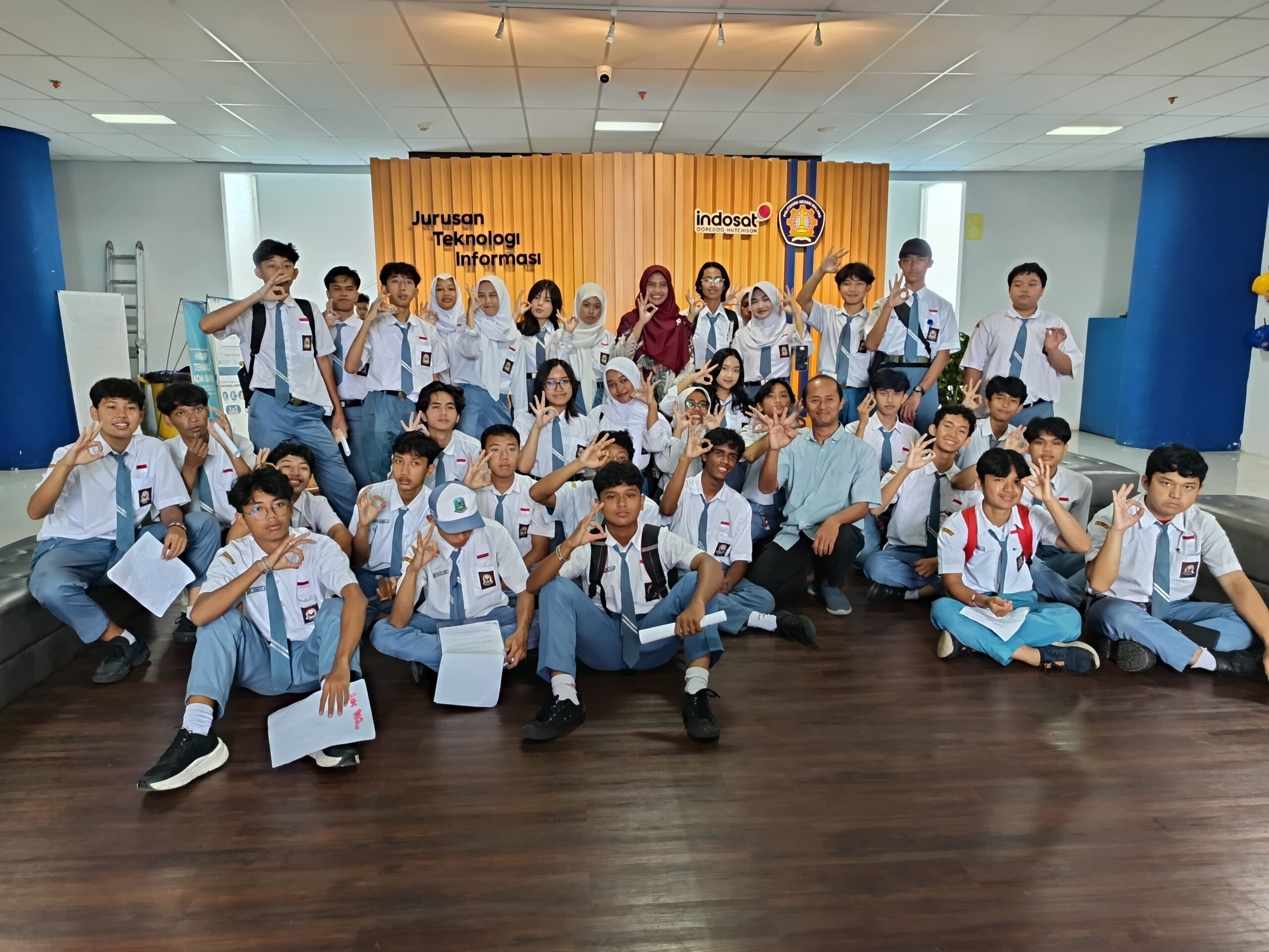 Jurusan Teknologi Informasi Politeknik Negeri Malang menerima kunjungan dari SMA Negeri 3 Kota Malang