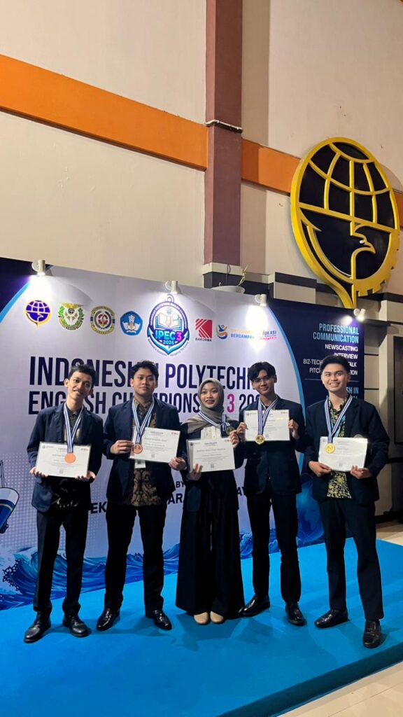 JTI Polinema berhasil meraih 3rd Indonesian Polytechnic English Championship (IPEC)
