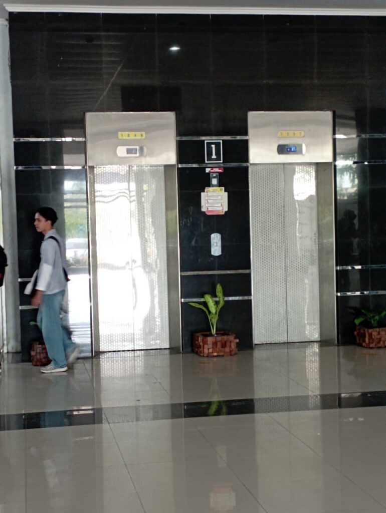 Akses Ramp dan Lift